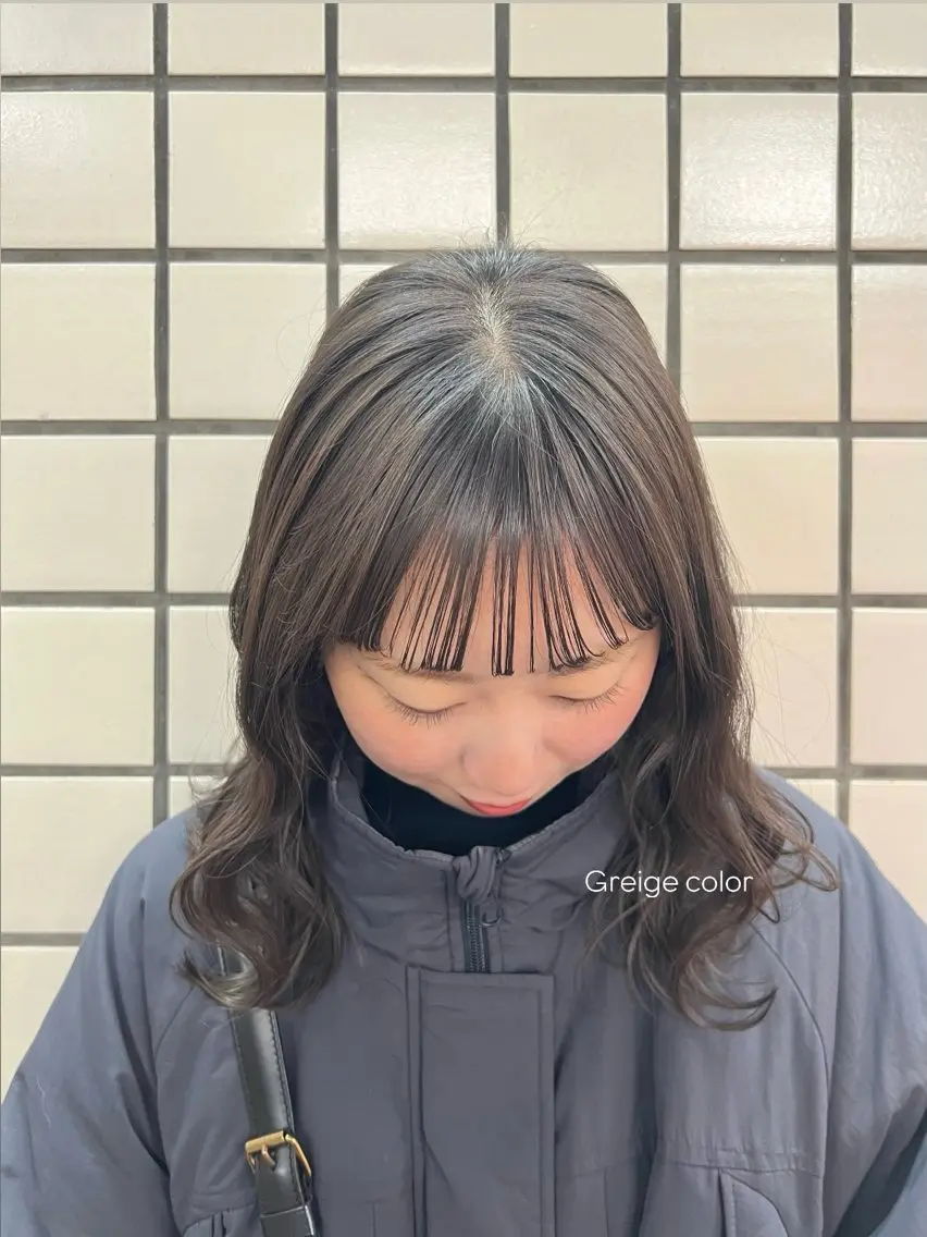 ミディアム chihiro" 艶髪×透明感カラーのヘアスタイル