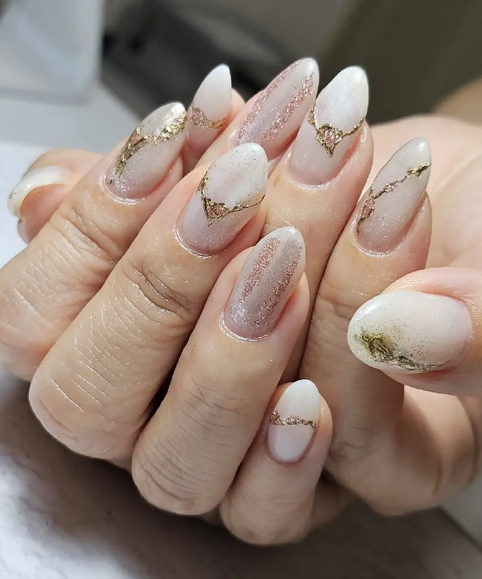ネイル フラッシュネイル ゴールド マグネットネイル ミラーネイル ニュアンスネイル ハンドネイル Noah'snail   のネイルデザイン