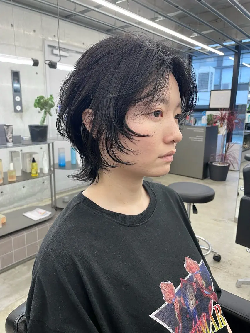 ショート カラー 黒髪 ナチュラルブラック ショートヘア ウルフカット カット ヘアカラー トリートメント 艶髪/透明感カラー tawadaのヘアスタイル