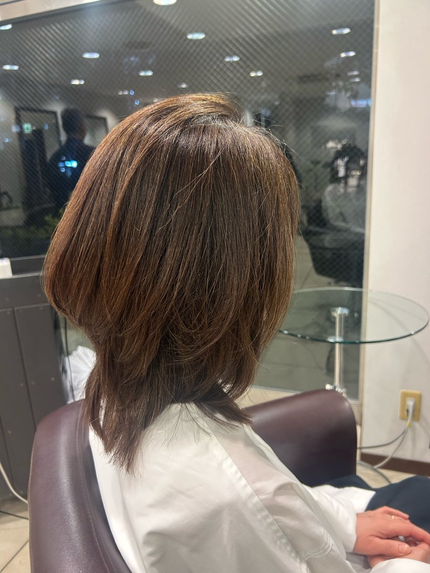 ミディアム 宮下 真弥のヘアスタイル