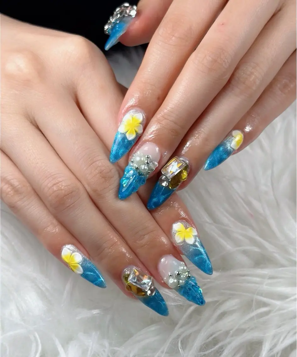 ネイル チークネイル フレンチネイル グラデーション キラキラネイル 韓国ネイル ハンドネイル HIKARIHANA NAILのネイルデザイン