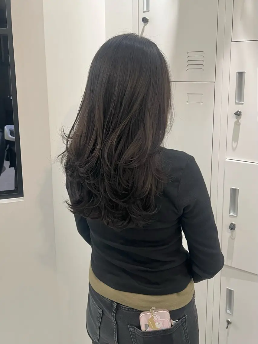 ロング レイヤーカット カット 黒阪 なみのヘアスタイル