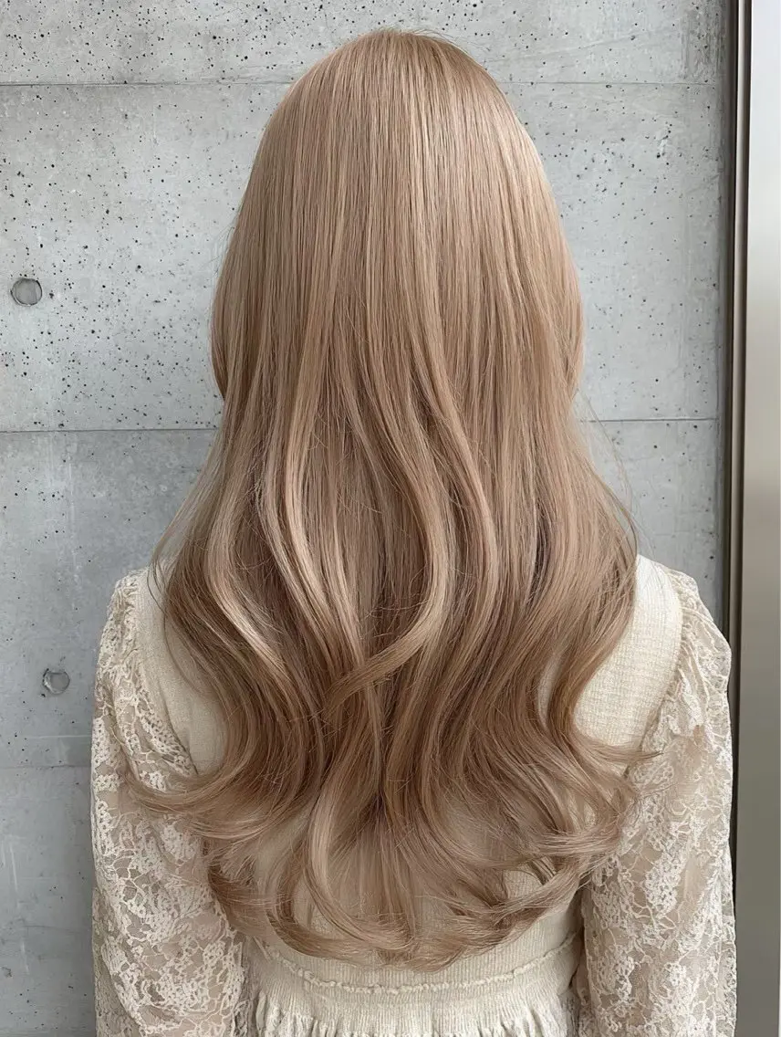 ロング カラー ベージュカラー ブリーチ 透明感カラー ハイトーンカラー ミルクティーベージュ ヘアカラー 肥田 俊輔のヘアスタイル