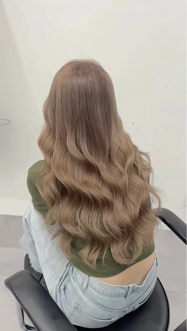 ロング ヘアカラー トリートメント 川元 春奈のヘアスタイル