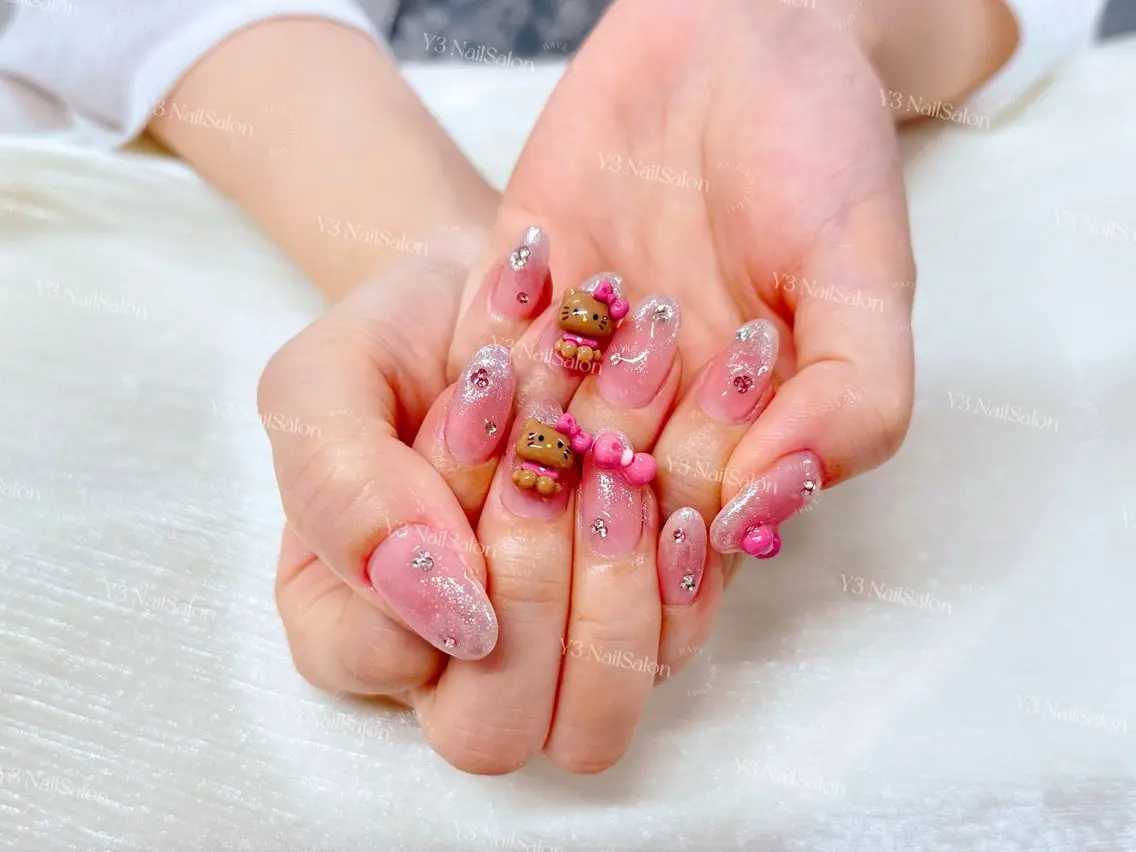 ネイル チークネイル ガーリー グラデーション キラキラネイル ラメ(グリッター) ハンドネイル Y3 NailSalonのネイルデザイン