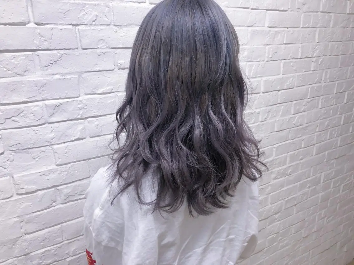 セミロング カラー アッシュ アッシュグレー salonF 🔸hamaのマツエク・マツパデザイン