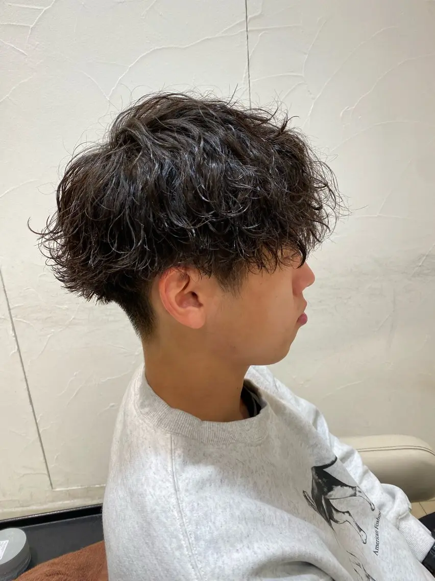 ショート パーマ メンズ カット パーマ メンズ特化型美容師 栗山勇人のヘアスタイル