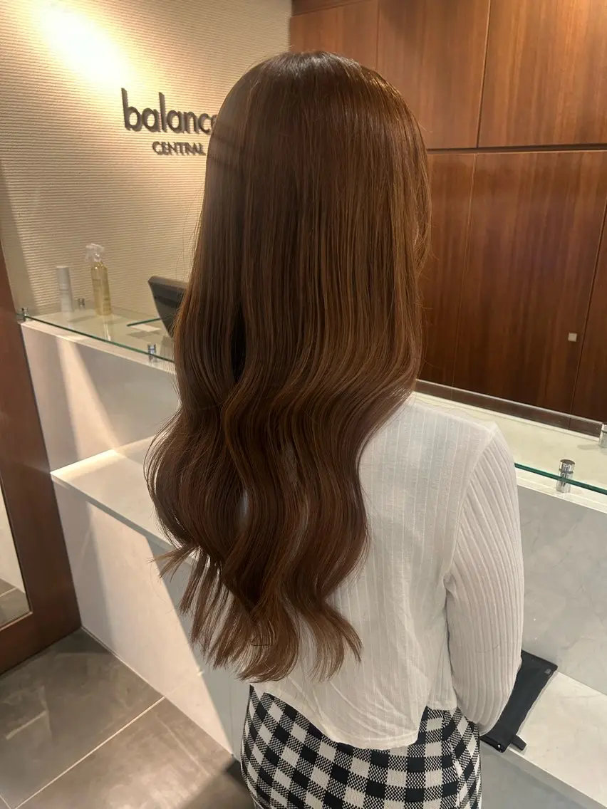 ロング カラー ベージュカラー ブラウンカラー オレンジ カット ヘアカラー トリートメント チーフデザイナー 若林　麻衣のヘアスタイル