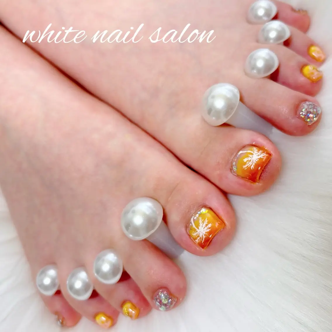 ネイル フットネイル ラメ(グリッター) フットネイル white nail salonのネイルデザイン