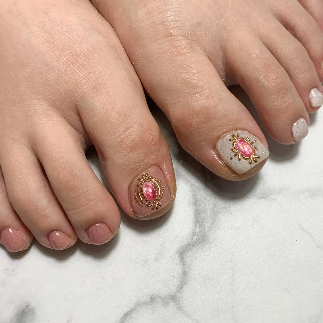 ネイル フットネイル FIORITURA aiのネイルデザイン