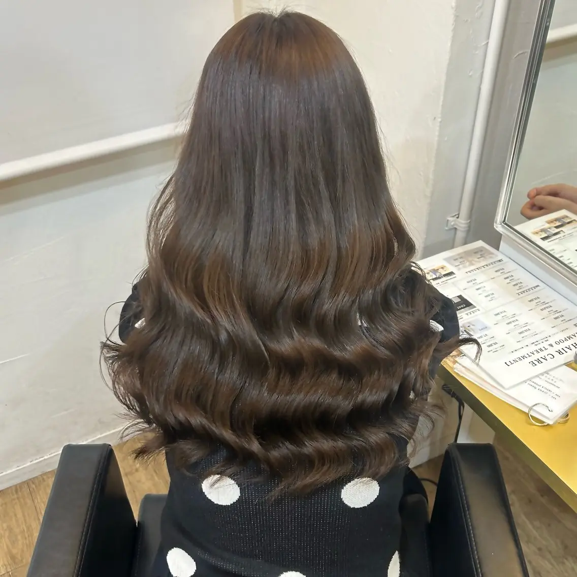 セミロング カラー ベージュカラー ブリーチ ブラウンカラー チョコレートブラウン 透明感カラー カット ヘアカラー トリートメント ブリーチなしベージュ /ヘアセット/ミユのヘアスタイル