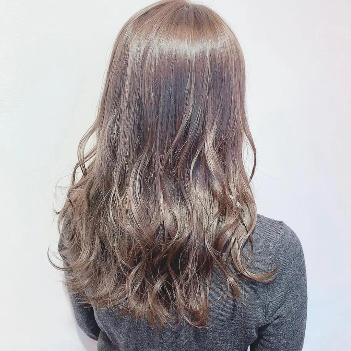ロング カラー ヘアカラー トリートメント 酒井 里穂のヘアスタイル