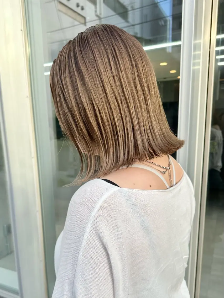 ミディアム カラー 吉川 未佑のヘアスタイル