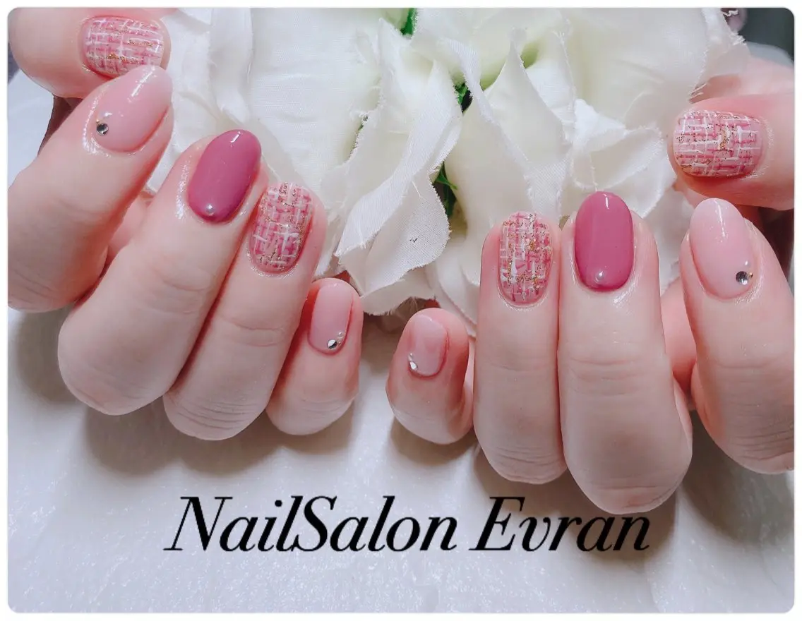 ネイル アートネイル フレンチネイル マグネットネイル 持ち込み ニュアンスネイル ハンドネイル Nail salon Evranのネイルデザイン