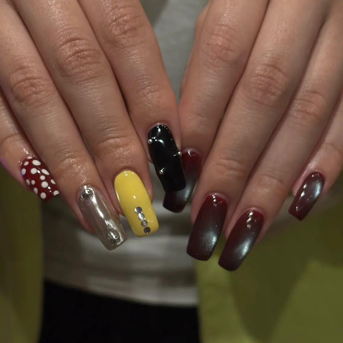 ネイル ハンドネイル フットネイル yuri / 個性派nailのネイルデザイン