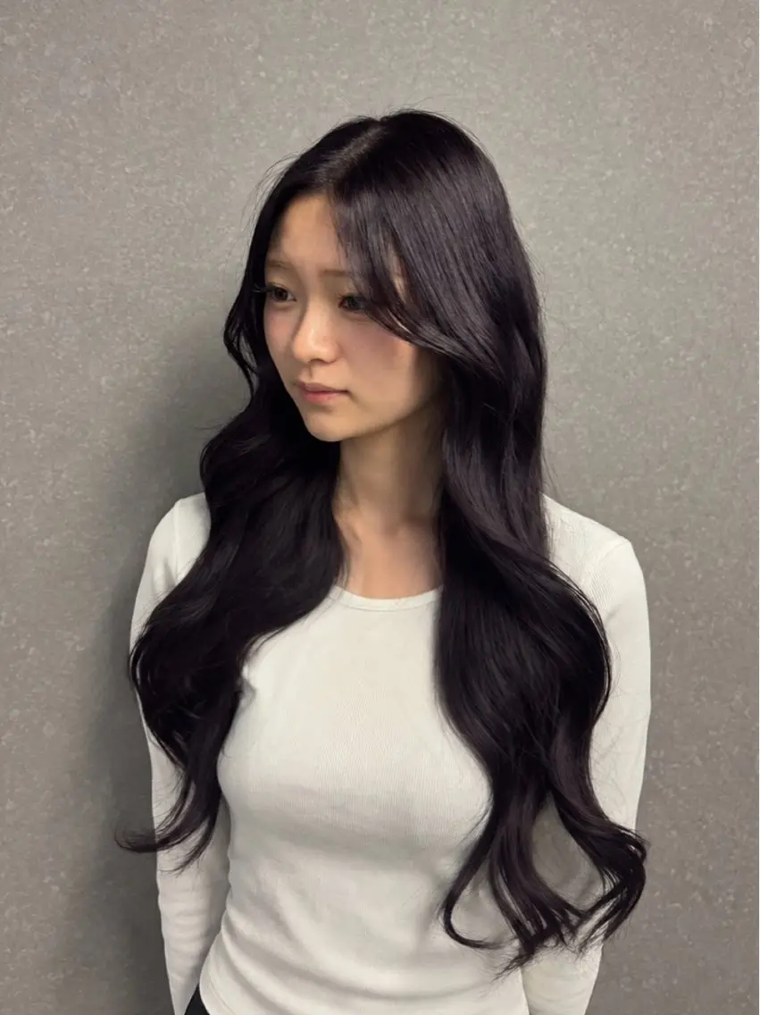 ロング カラー 黒髪 透明感カラー ラベンダーカラー ロング ヘアカラー トリートメント 🤍YURA/博多/ モデル募集中のヘアスタイル