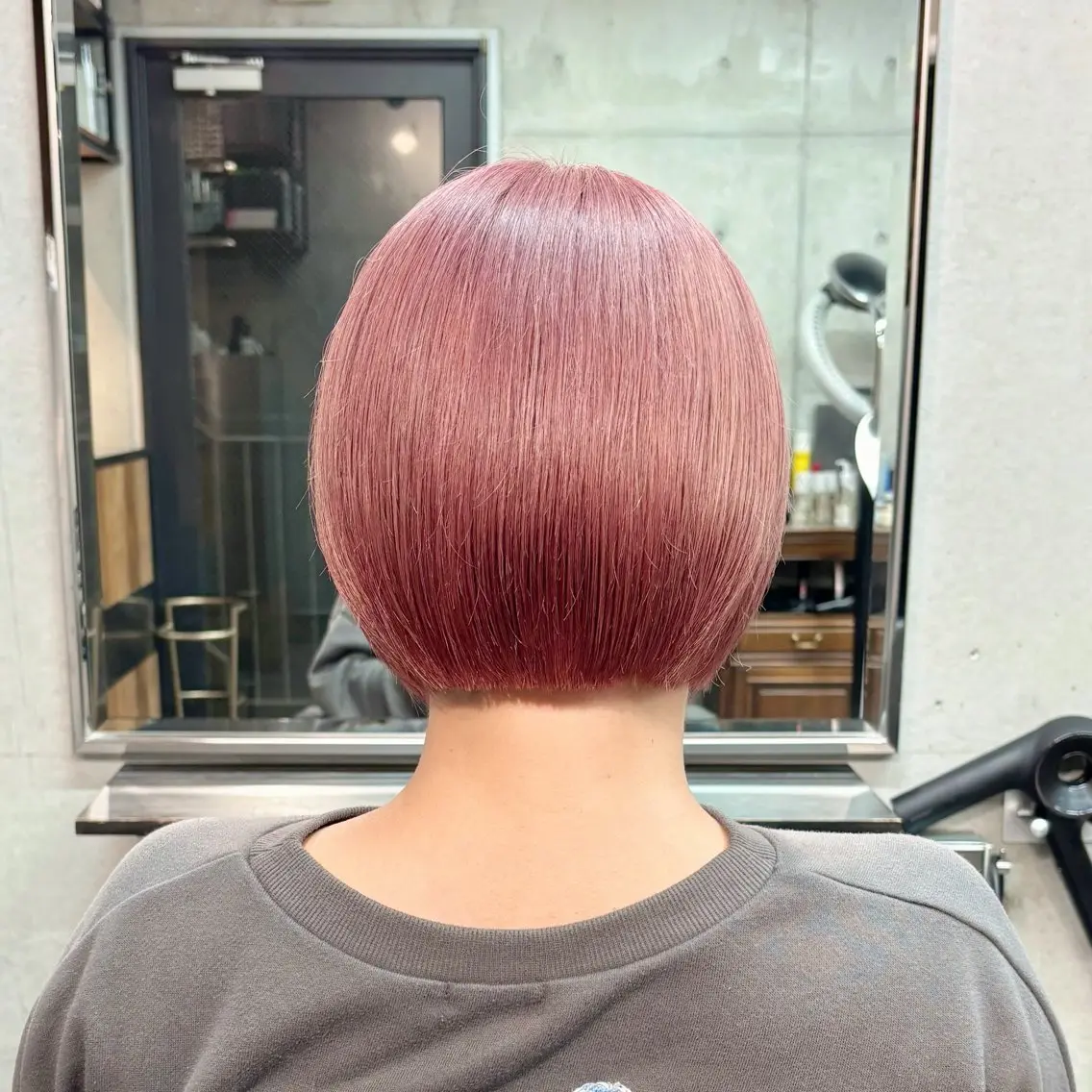 ショート カラー ベージュカラー ピンクカラー ピンクベージュ ボブ カット ヘアカラー トリートメント ショートボブ髪質改善 縮毛矯正のプロ山道潤のヘアスタイル