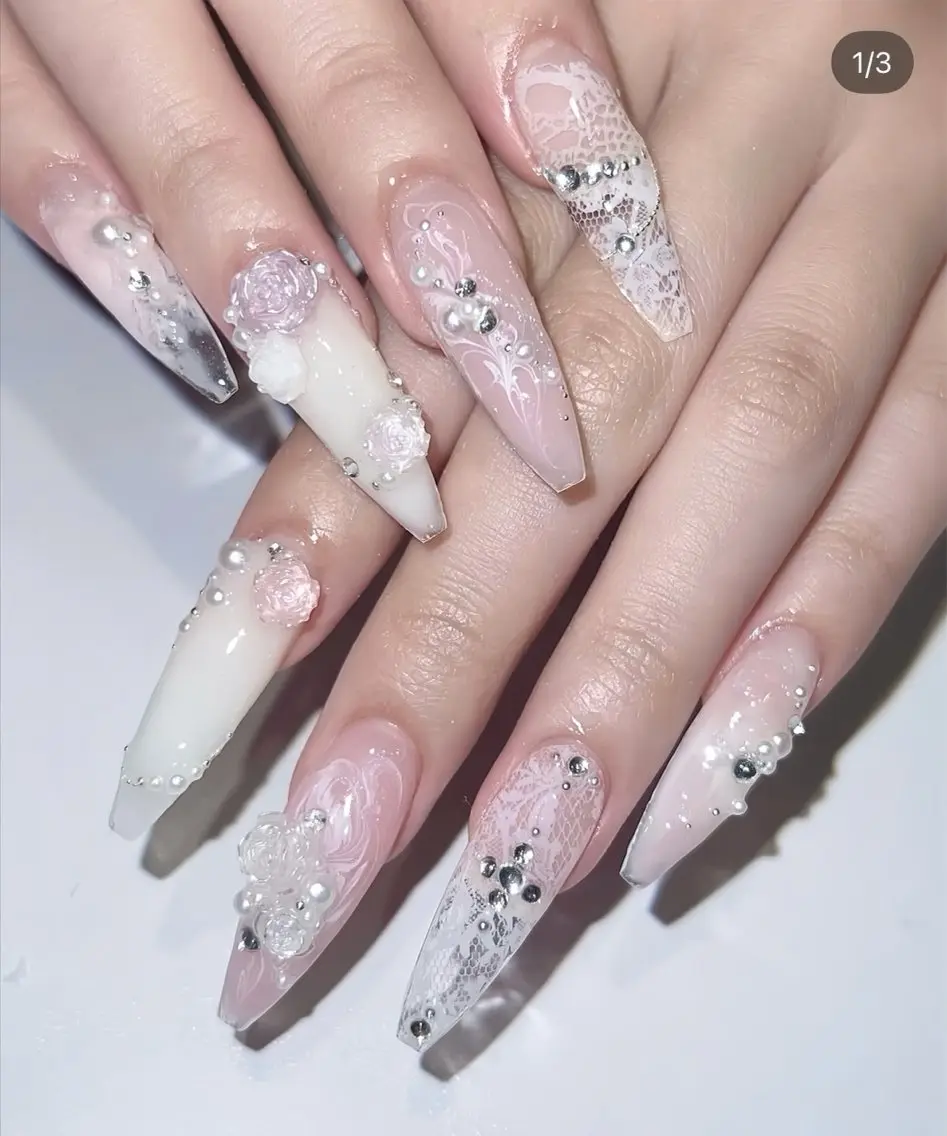 ネイル フラワーネイル 韓国ネイル 持ち込み 春ネイル ワンホンネイル ハンドネイル Huyn Nail Shinjyukuのネイルデザイン