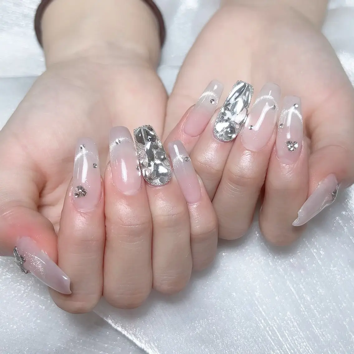 メンズ ネイル メンズ韓国風 アートネイル オーロラネイル ガーリー キラキラネイル ハンドネイル Nail salon 木にいるのネイルデザイン