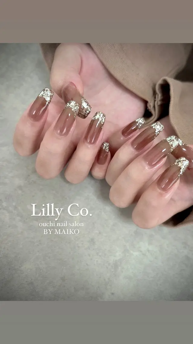 ネイル ブラウン フレンチネイル ガラスフレンチ ハンドネイル ハンドケア Lilly Co.のネイルデザイン
