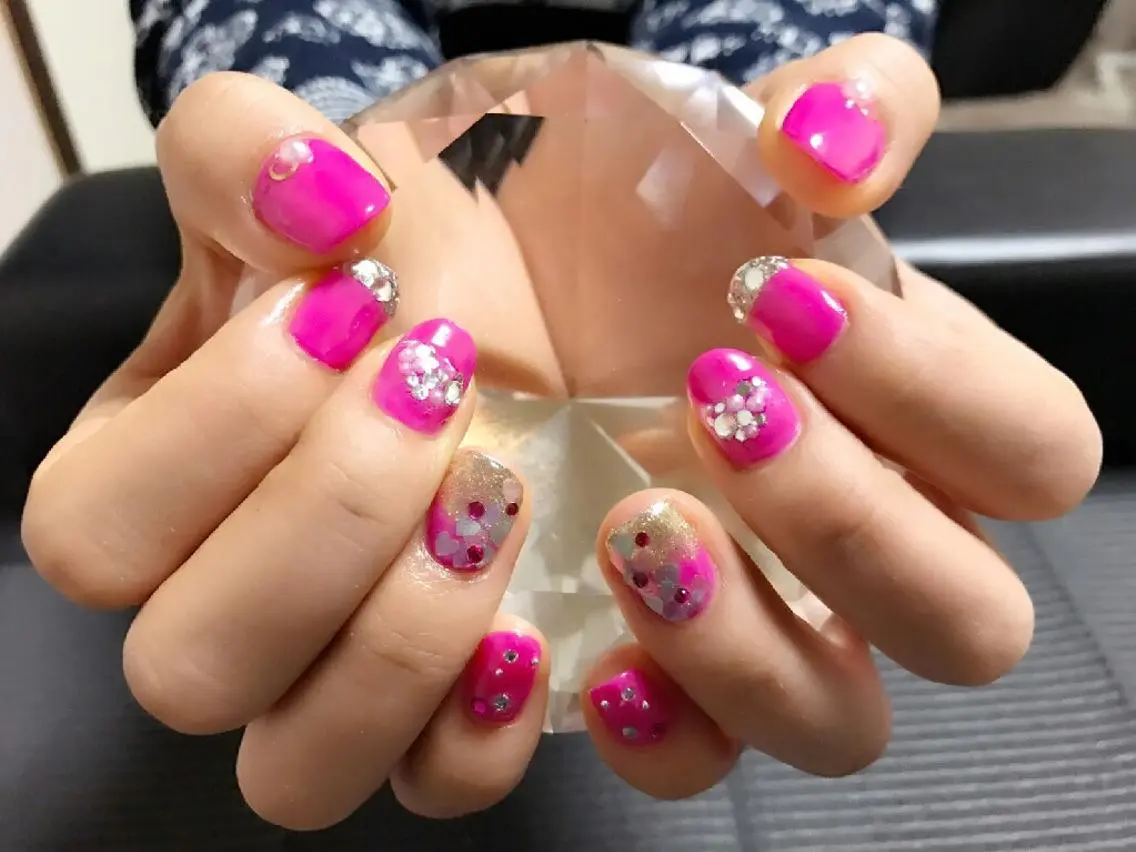 ネイル ホログラムネイル ピンク モチの良さ◉ フィルインネイル♡のネイルデザイン