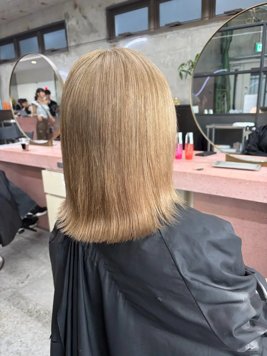 ミディアム カット ヘアカラー 鈴木瑛里/ブロンド ベージュ/男女のヘアスタイル