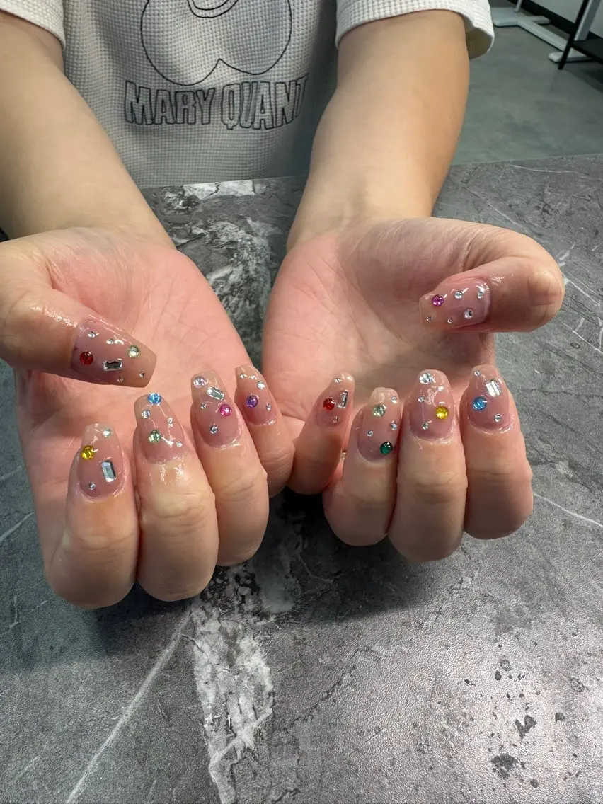 ネイル ストーンネイル Nail salon ヴェロニカ　ななみのネイルデザイン