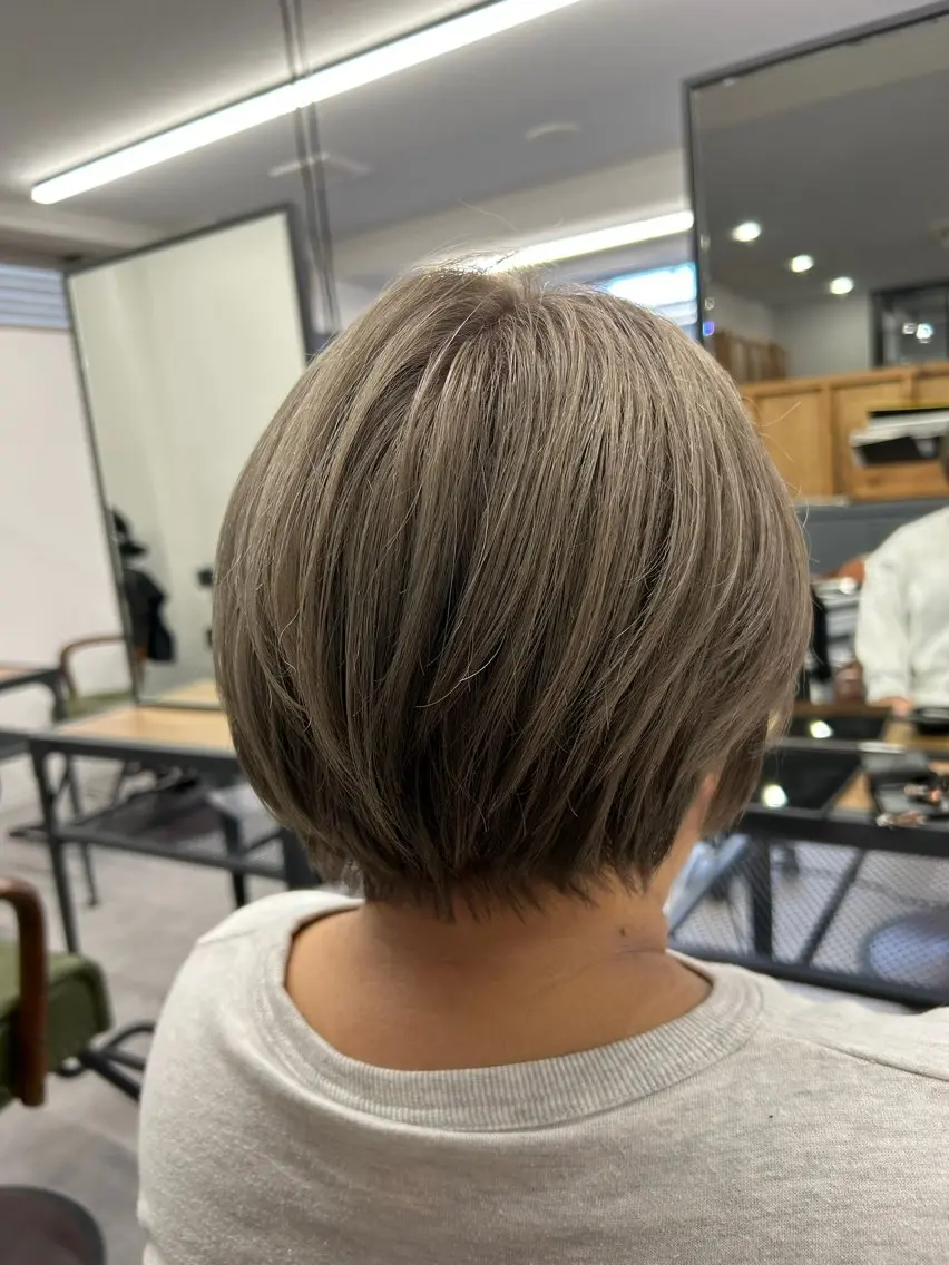ショート カラー ショートボブ グレージュ ボブ ショートヘア カット ヘアカラー SHAFT Ieiriのヘアスタイル
