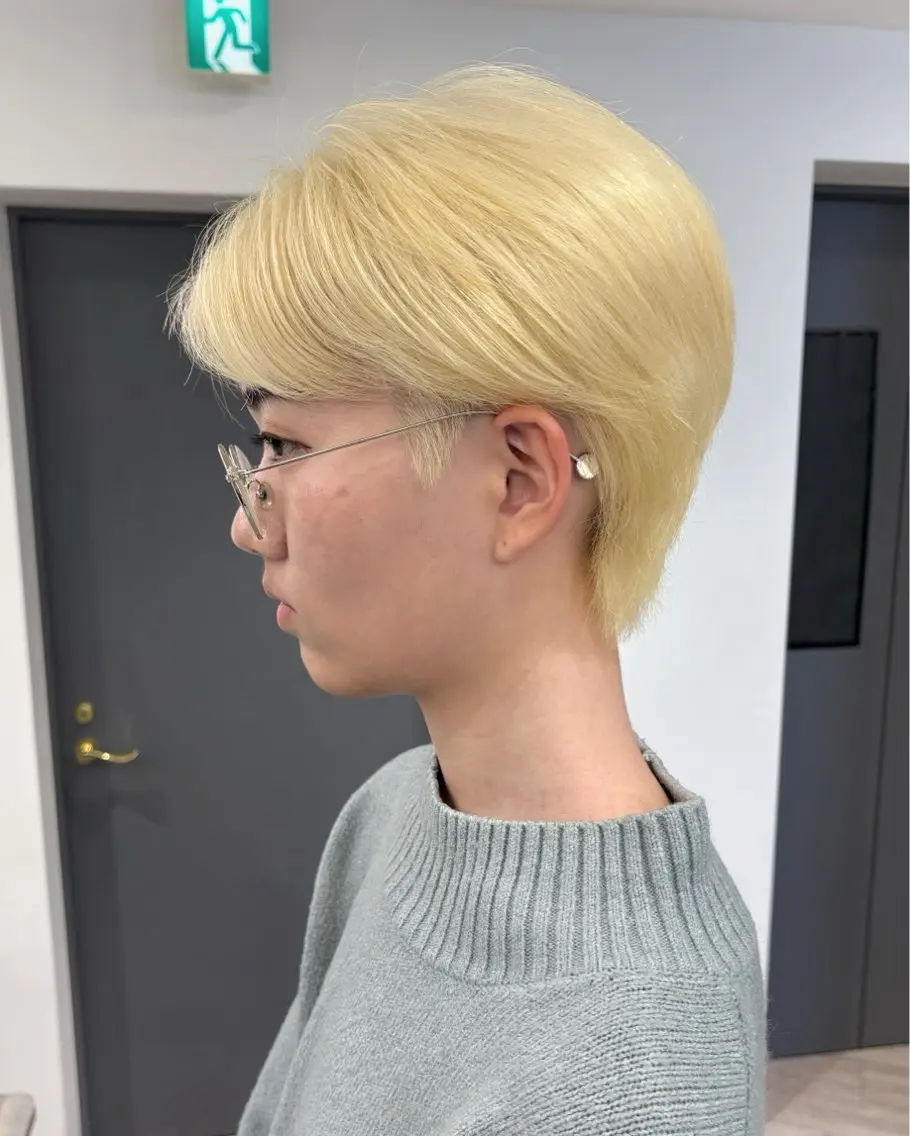 ケアブリーチリタッチのみ➕ プチトリートメント付きの写真