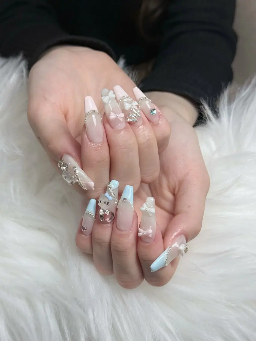 ネイル フレンチネイル ジェルネイル キラキラネイル 韓国ネイル マグネットネイル Julli NailStudioのネイルデザイン