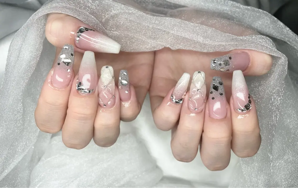 ネイル ハンドネイル Roi〈ロワ〉 Minakoのネイルデザイン