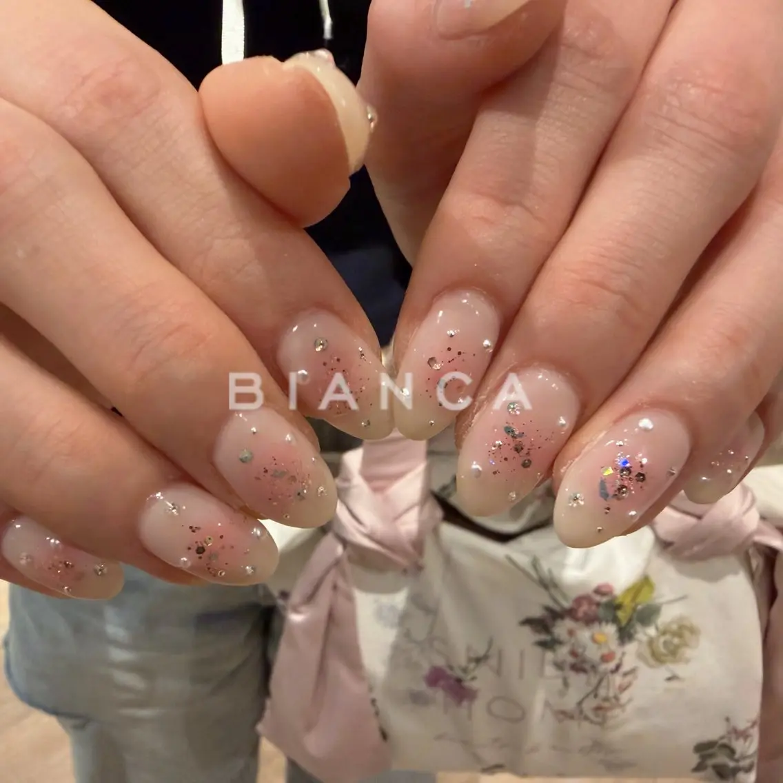 ネイル チークネイル キラキラネイル 持ち込み オフィスネイル ピンク ハンドネイル Bianca名駅店 あゆのネイルデザイン