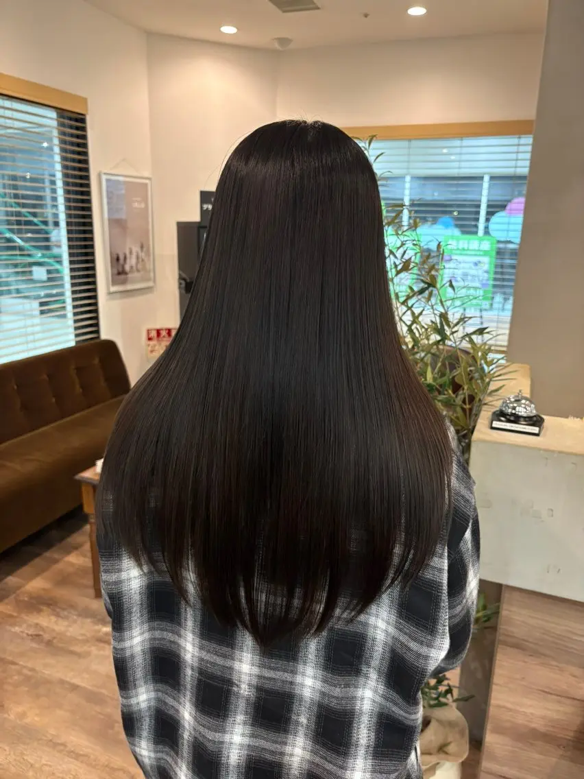 ロング カラー ブラウンカラー ナチュラルブラウン トリートメント 高見堂 光のヘアスタイル