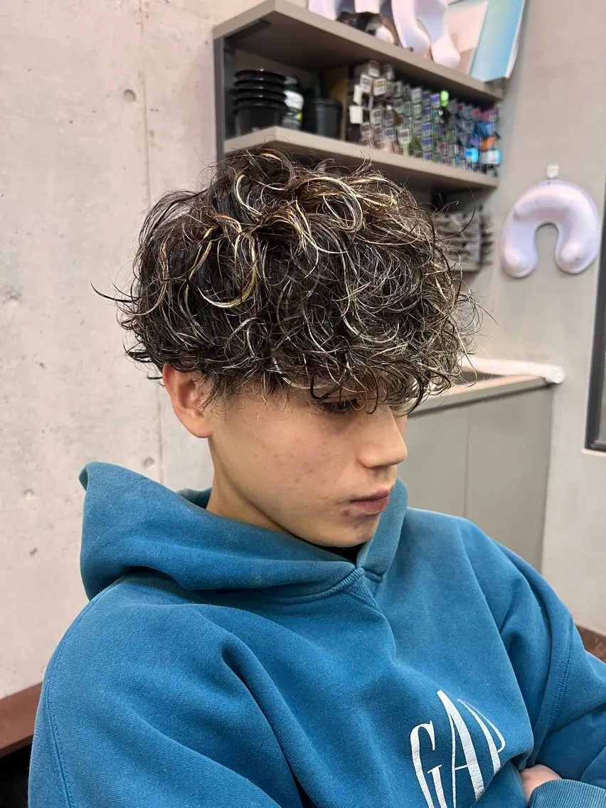 セミロング パーマ メンズ メンズパーマ スペインカール セミロングパーマ メンズ特化美容師 /たけしのヘアスタイル