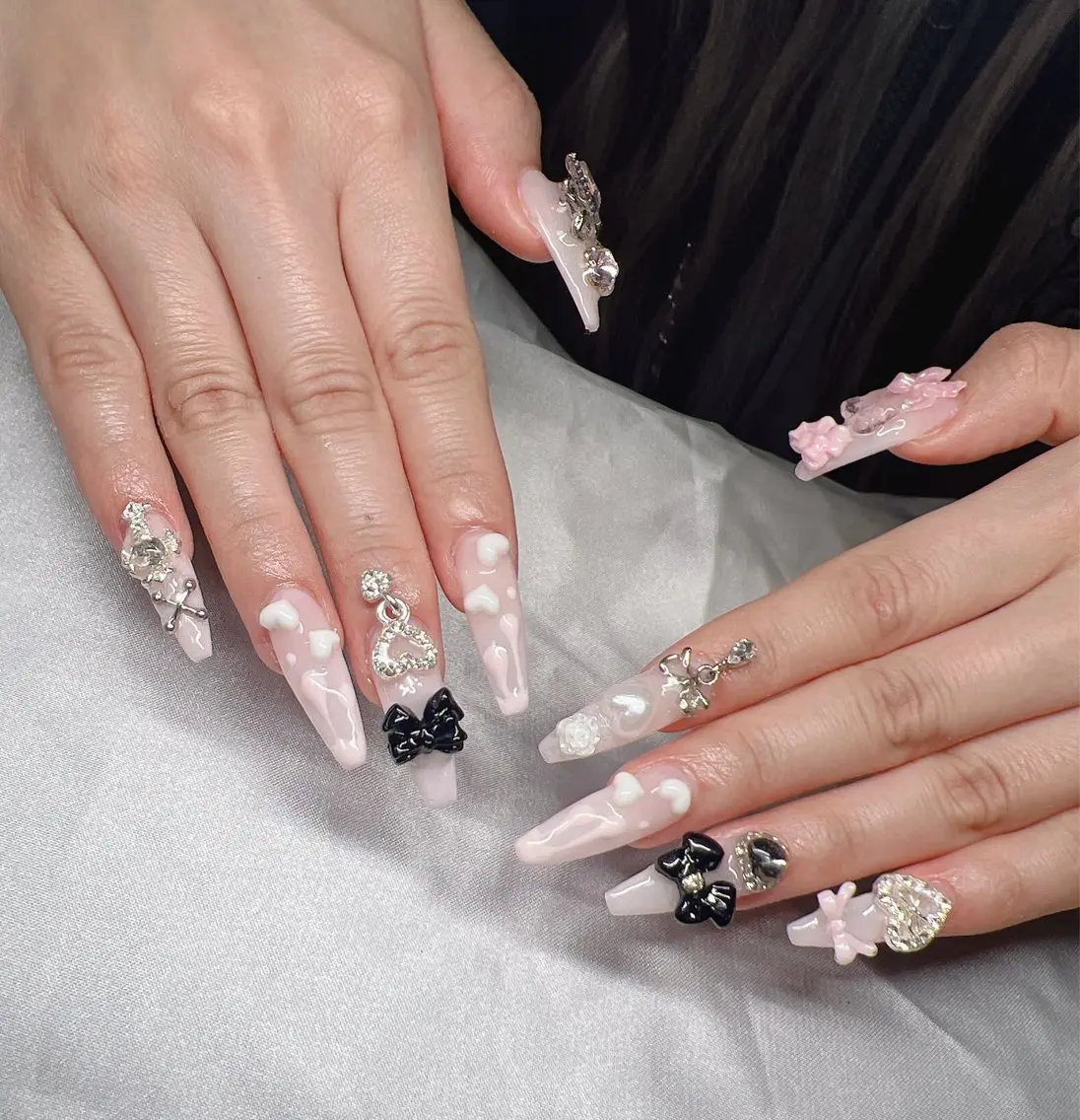 ネイル 長さ出し グラデーション 卒業式 キラキラネイル マグネットネイル Lee Nailsのネイルデザイン