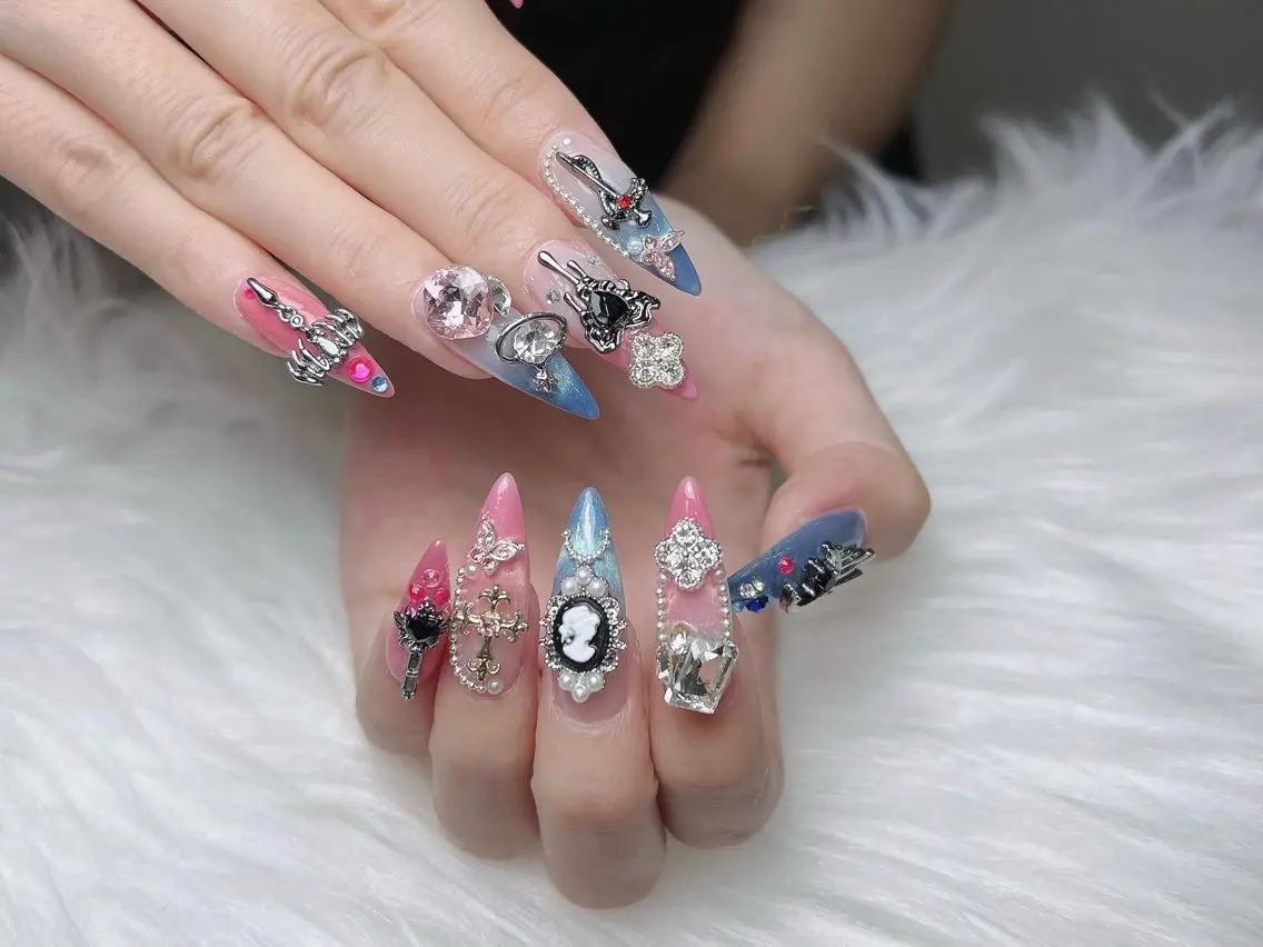 ネイル アートネイル オーロラネイル フレンチネイル ジェルネイル グラデーション ハンドネイル Sora  Nail 長さ出し専門店のネイルデザイン