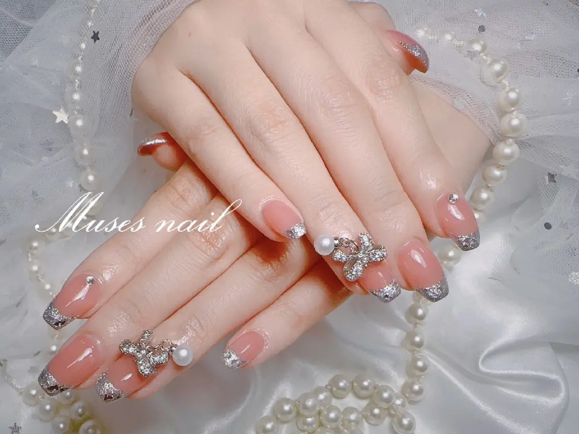 【新規オフ無料】ガラスフレンチ💎✨小さいストーン2粒付き！￥7,000の写真