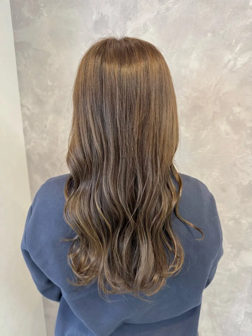 ロング カラー カット ヘアカラー トリートメント ヒヨシ ルナのヘアスタイル