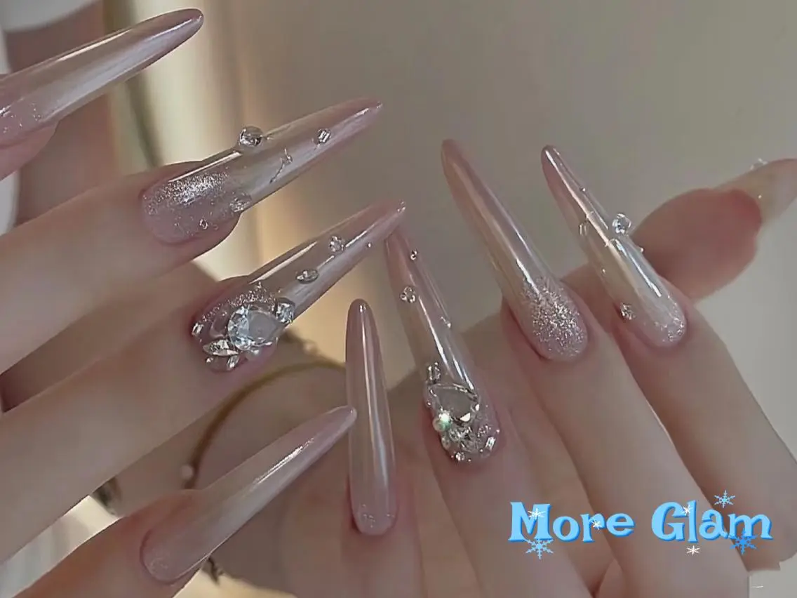 ネイル 長さ出し フットネイル フレンチネイル ジェルネイル ガラスフレンチ More Glam 池袋東口店のネイルデザイン