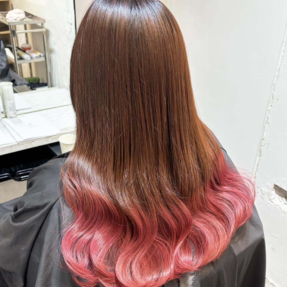 ロング カット ヘアカラー トリートメント 村岡春陽💙ブリーチ カラー/推しカラーのヘアスタイル