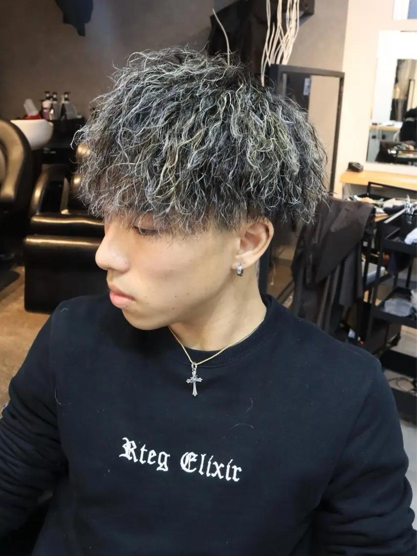 ショート カラー パーマ メンズ カット ヘアカラー パーマ 🌟短髪指名No.1 泰成/フェード🌟のヘアスタイル