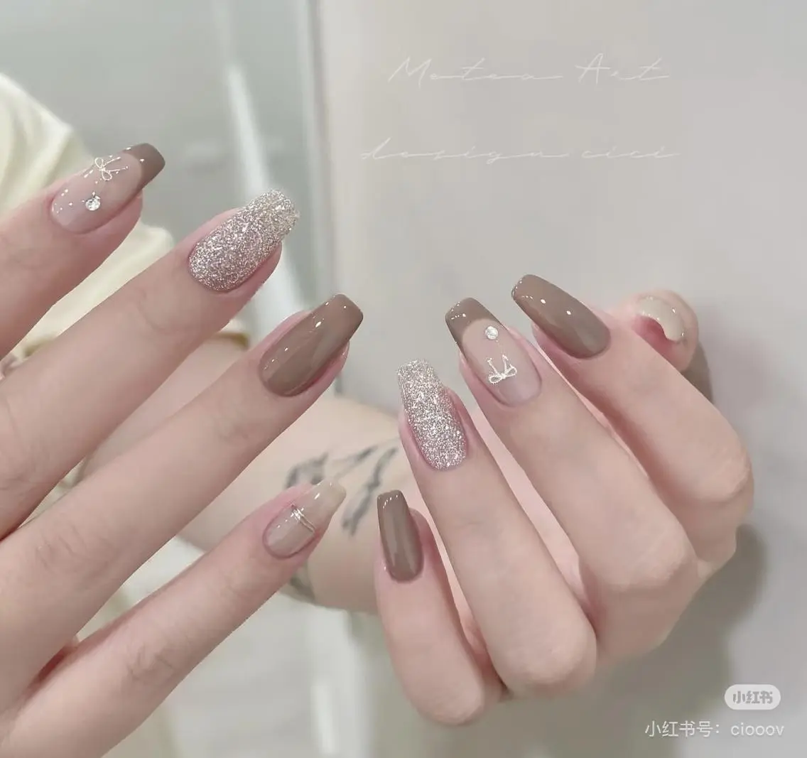 ネイル ストーンネイル ハンドネイル 🎀Best Nail🎀のネイルデザイン