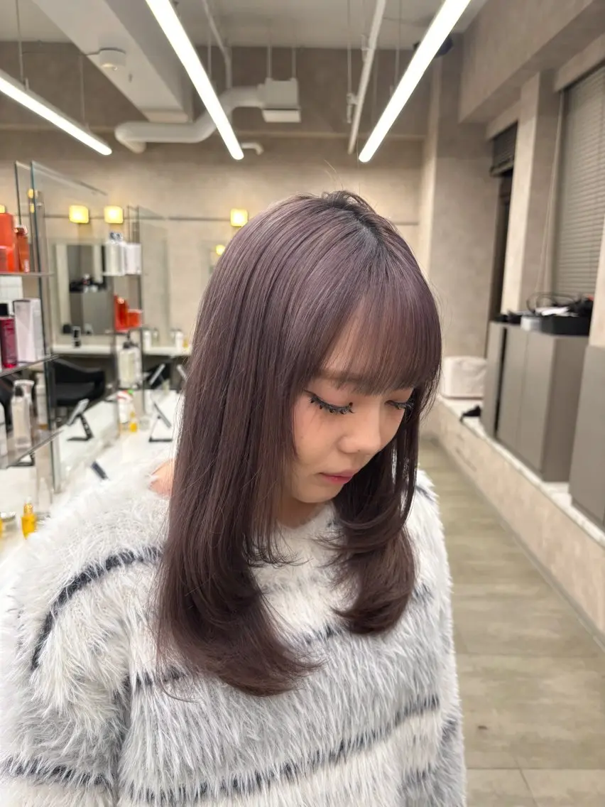 ロング カラー 抜け感レイヤー︴ ニュアンスカラーのヘアスタイル