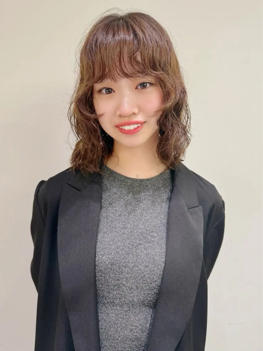 ミディアム パーマ ミディアムパーマ レイヤーカット カット パーマ 似合わせパーマ/ kazuのヘアスタイル