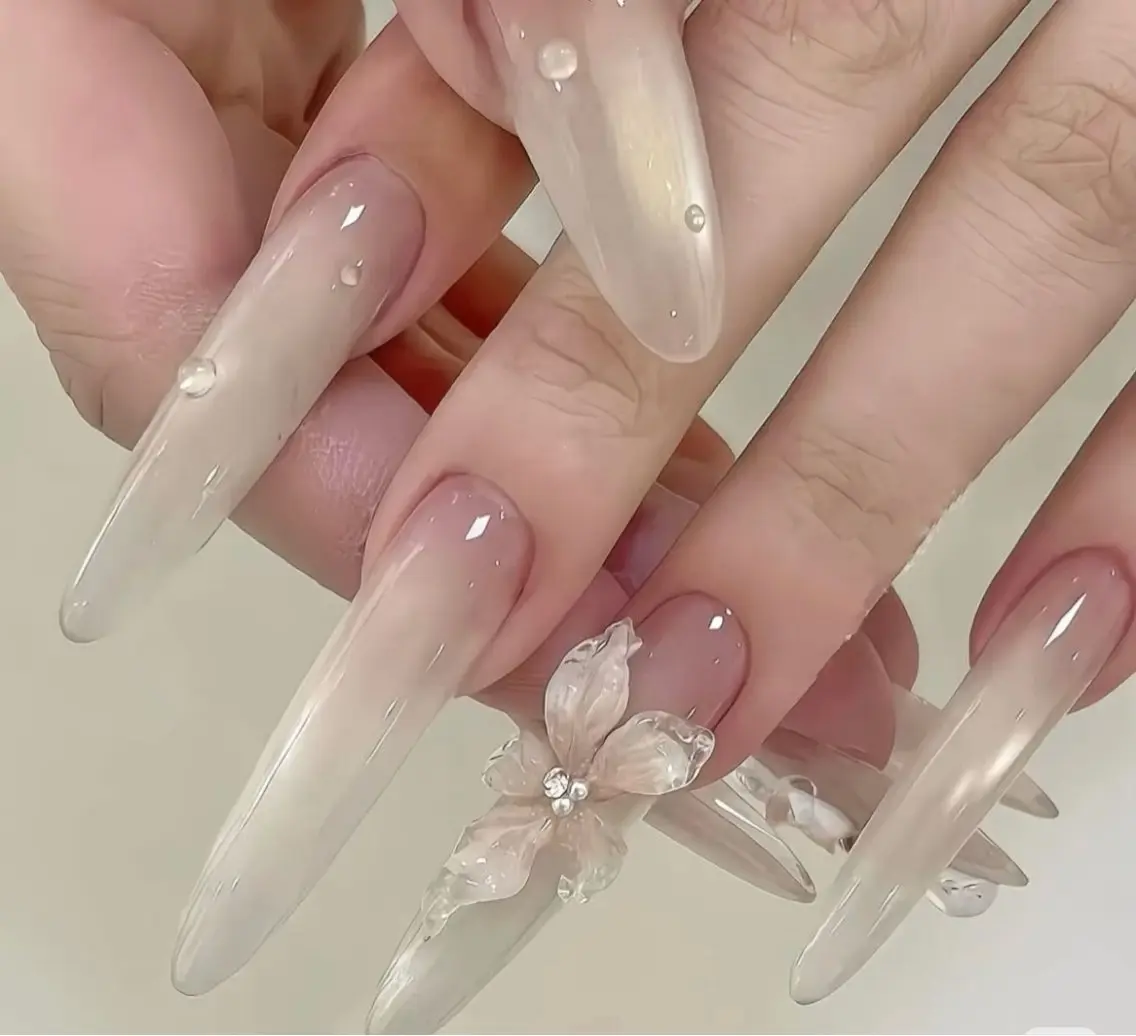 ネイル フレンチネイル ラメ(グリッター) ラメグラデーション マグネットネイル 持ち込み Unicorn Nail原宿表参道のネイルデザイン