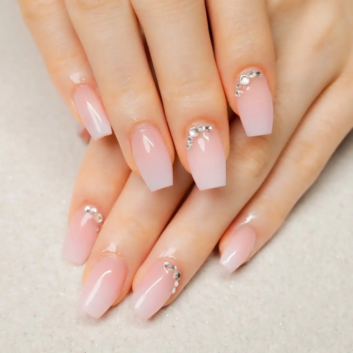 ネイル ストーンネイル ハンドネイル NEWMOON maki_恵比寿のネイルデザイン