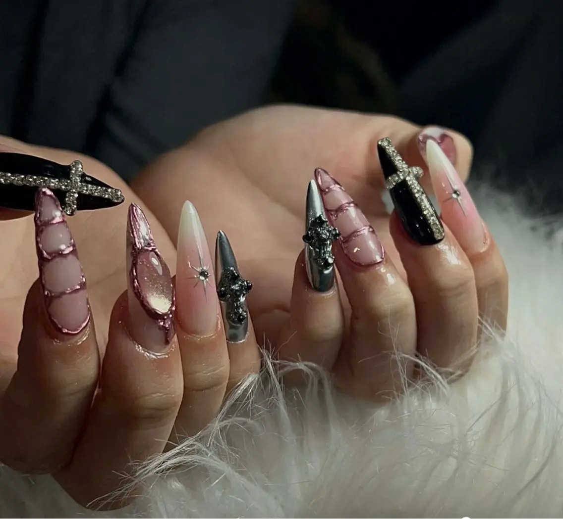 ネイル オーロラネイル クリアネイル フラッシュネイル ジェルネイル グラデーション ハンドネイル ZUZU AMEE NAILのネイルデザイン