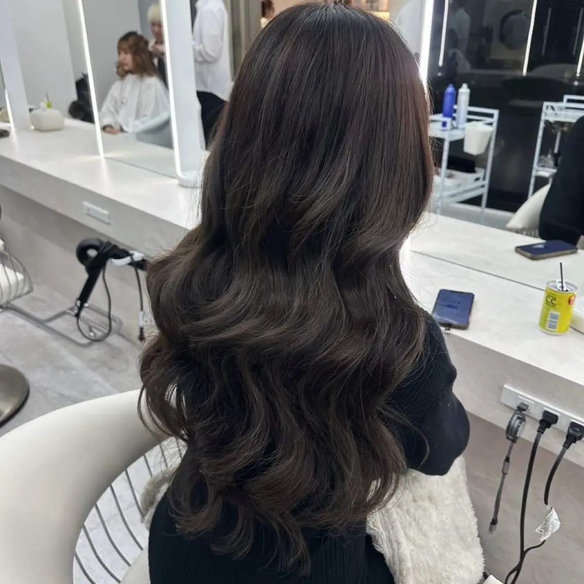 ロング カラー プルエクステ アッシュ アッシュブラウン ブラウンカラー エクステ カット ヘアカラー エクステ Fi-Ne原宿店店長 プルエクNANAMIのヘアスタイル