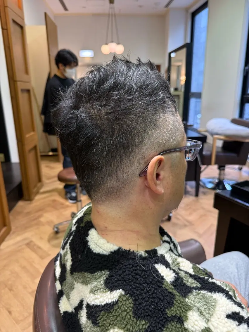 ショート メンズ フェードカット モヒカン ソフトモヒカン 溝口 槙里也のヘアスタイル