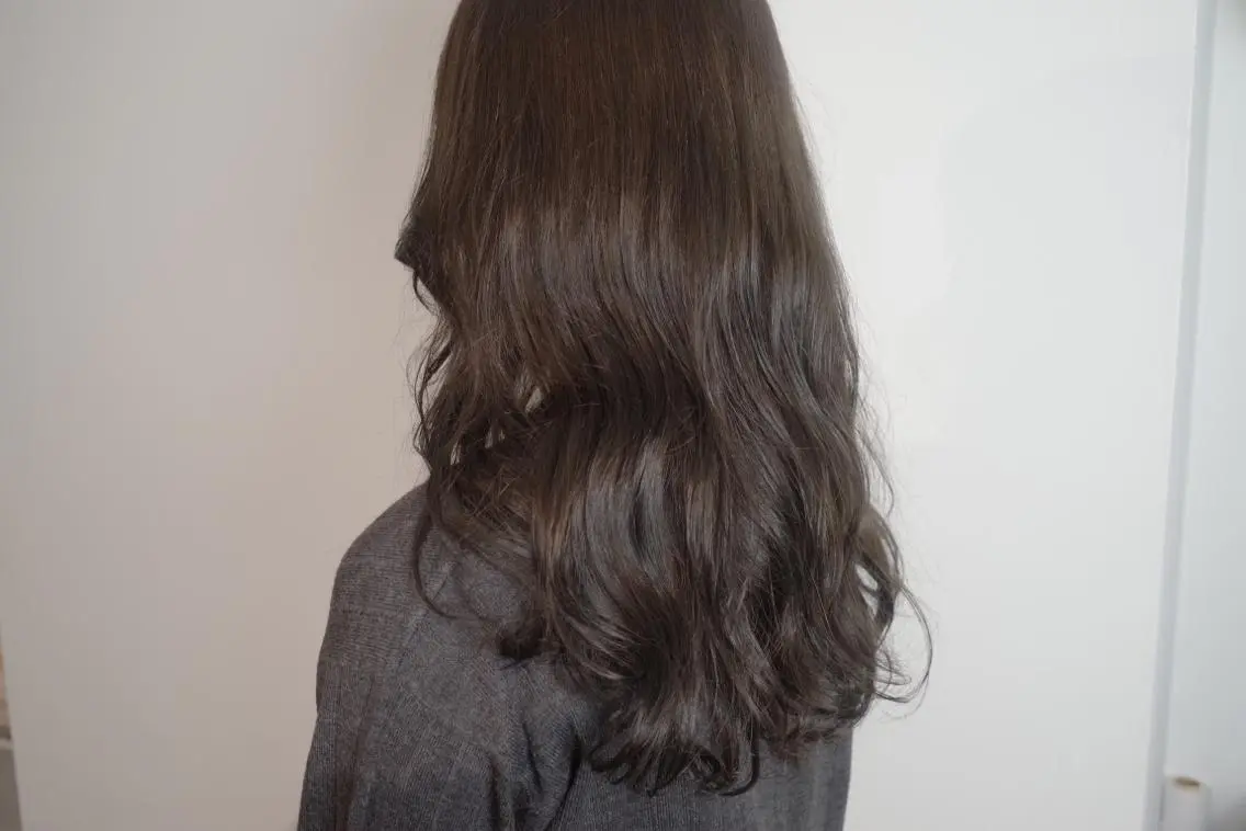 カラー ブリーチ 透明感カラー ブリーチなしカラー 🌼透明感艶カラー オリーブ🌼河村咲のヘアスタイル